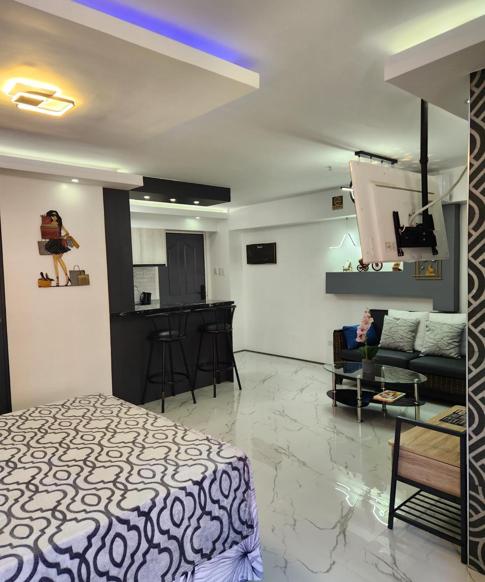 Condo Azur Suites B207 Near Airport, Netflix, Stylish, Cozy With Swimming Pool Lapu-Lapu City Esterno foto