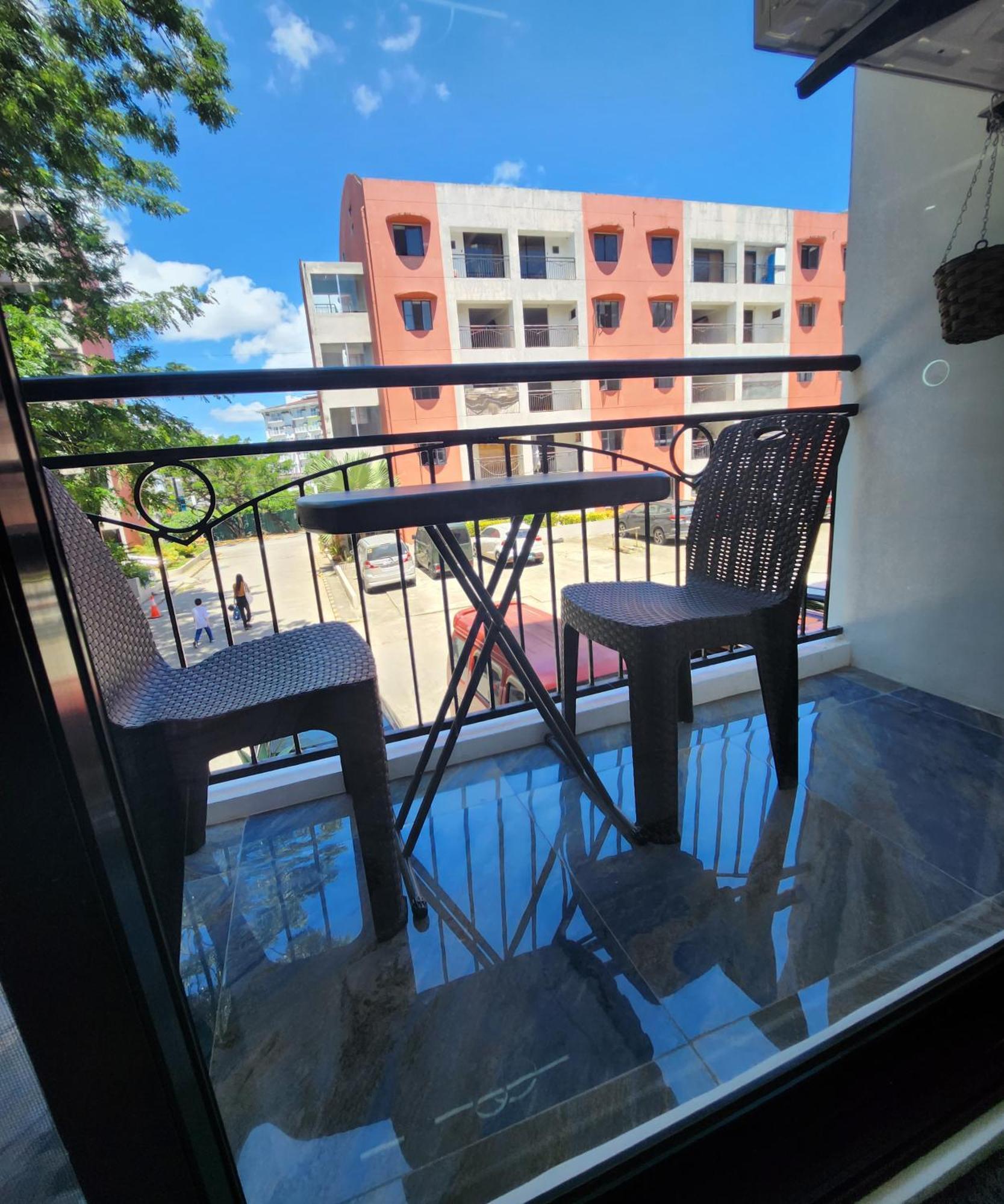 Condo Azur Suites B207 Near Airport, Netflix, Stylish, Cozy With Swimming Pool Lapu-Lapu City Esterno foto