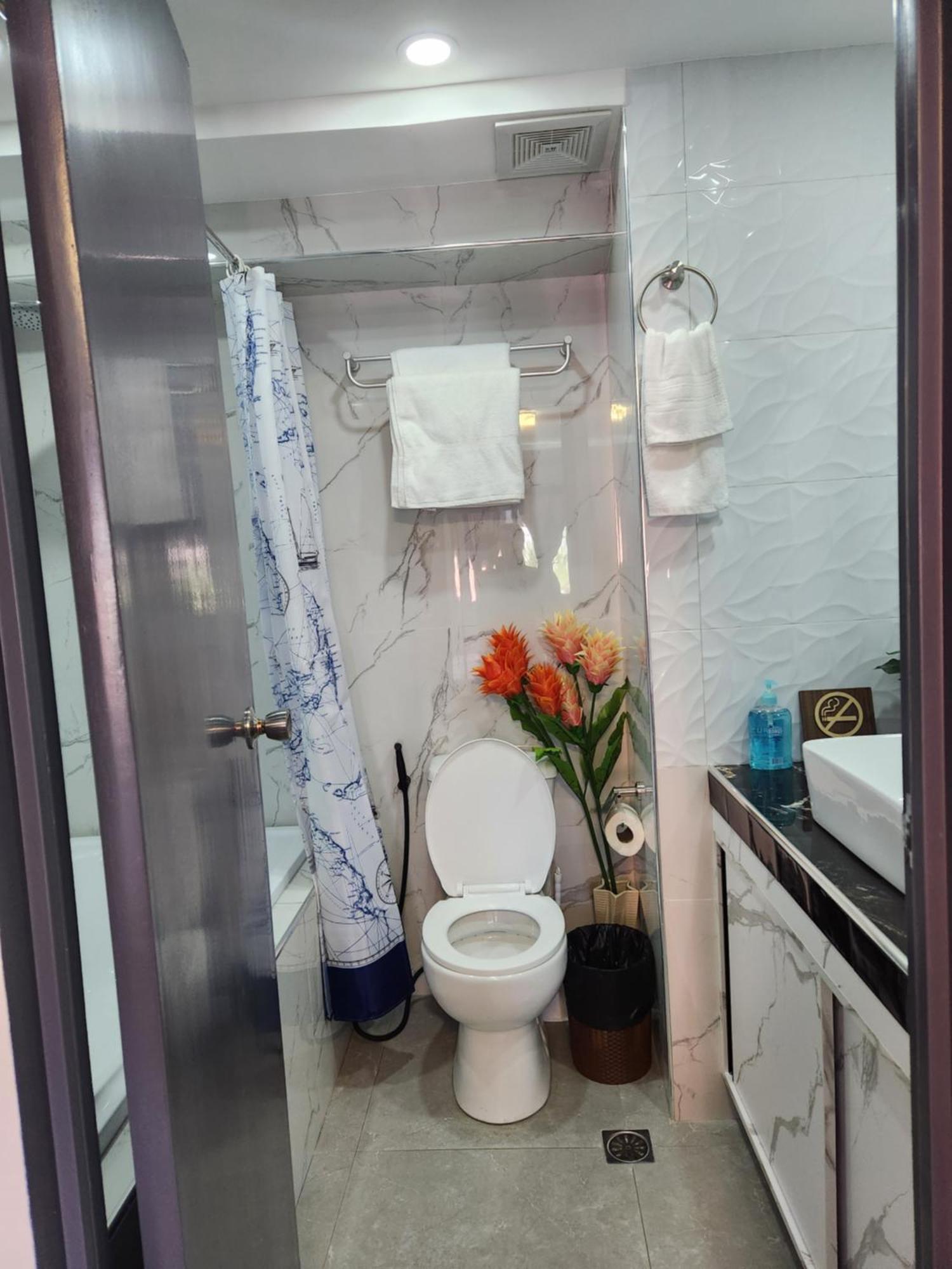 Condo Azur Suites B207 Near Airport, Netflix, Stylish, Cozy With Swimming Pool Lapu-Lapu City Esterno foto