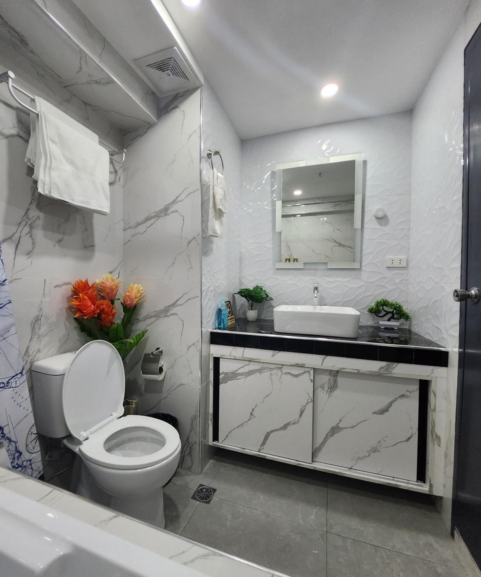 Condo Azur Suites B207 Near Airport, Netflix, Stylish, Cozy With Swimming Pool Lapu-Lapu City Esterno foto